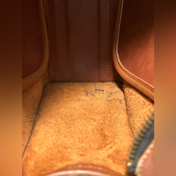 COACH Vintage ‘92 Brighton Crossbody Bag in British Tan - Picture 14 of 16